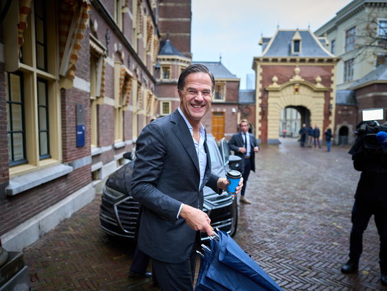 Zit de 'premiersvraag' de inhoud in de weg?