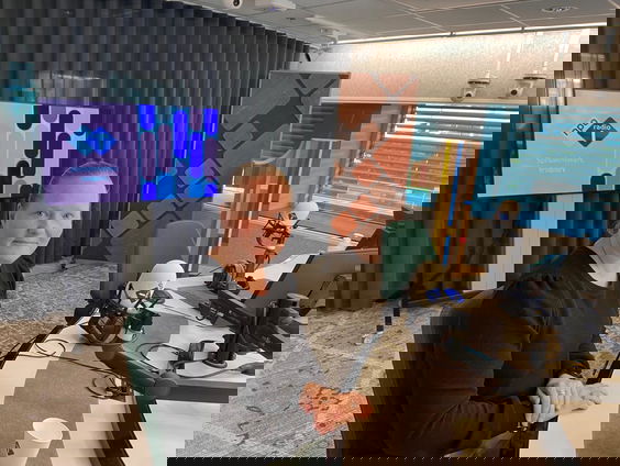 Corina Dekker over 'waar blijft de eerste vrouwelijke coach in het betaald voetbal?'