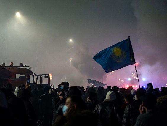 Regering Kazachstan treedt af na massaprotest