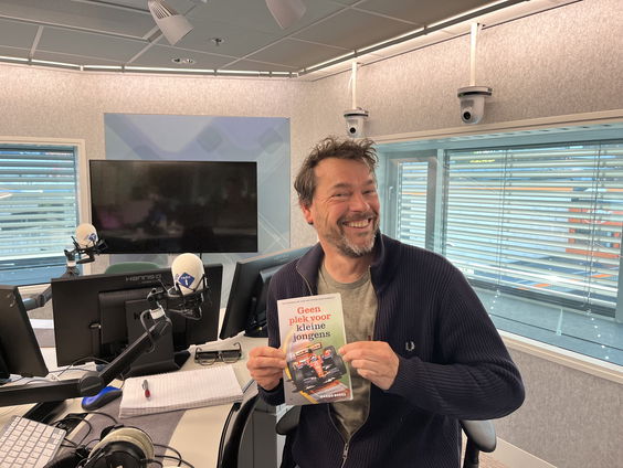 Nando Boers over zijn boek 'Geen Plek Voor Kleine Jongens'