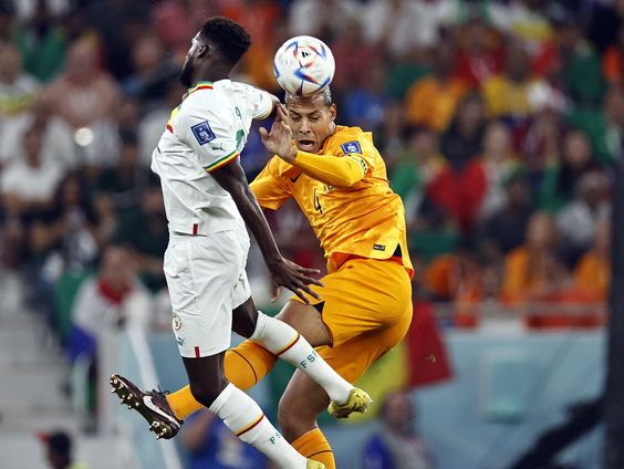 Is het terecht dat de Schotse bond het koppen beperkt?