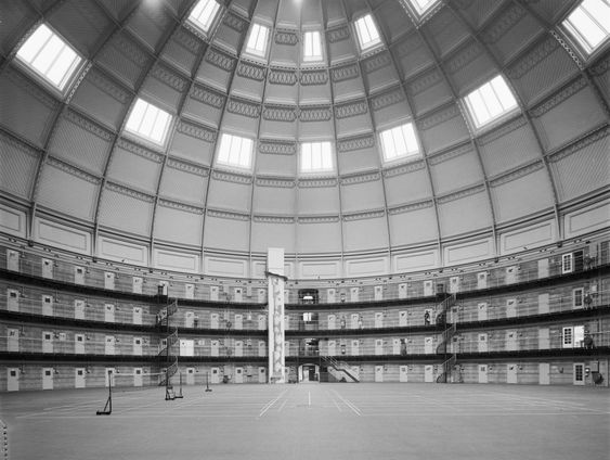 Ton Mink bewaakte oorlogsmisdadigers 'de Drie van Breda'