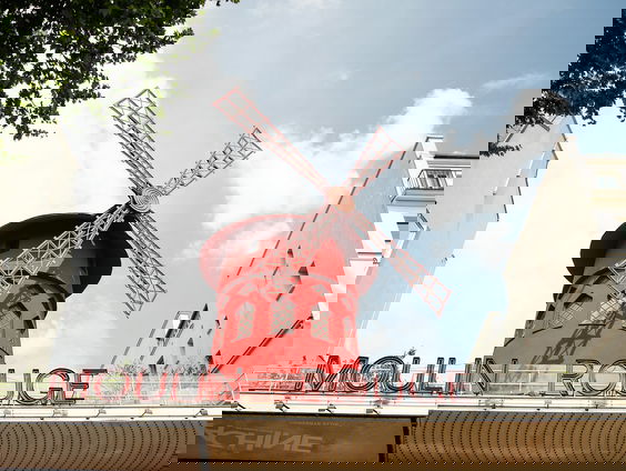 'Moulin Rouge moet stoppen met slangen-act'