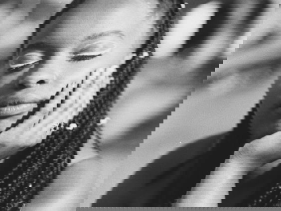 De Nederlandse Lisette Ma Neza is stadsdichter van Brussel