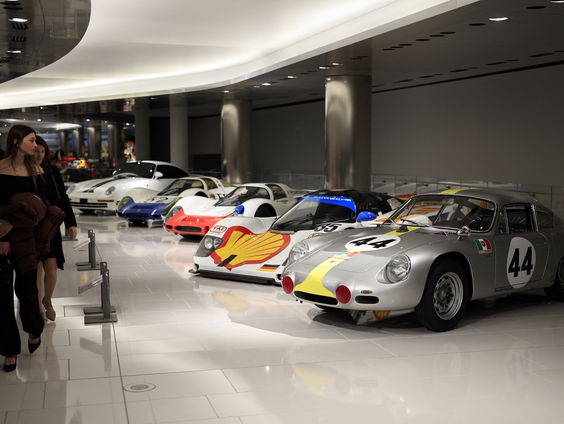 De liefde voor een oude politie-porsche