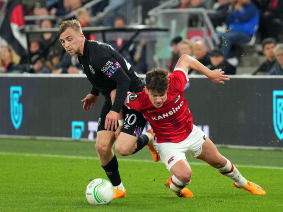 AZ loopt zich stuk op West Ham United en mist finale Conference League