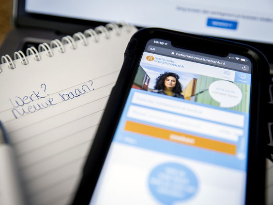 Aantal mensen met werkloosheiduitkering stijgt