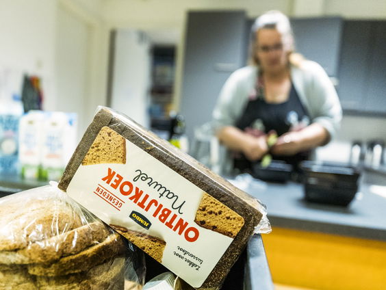 Gratis eten op school, zodat ieder kind een maaltijd heeft.