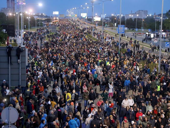 Groeiend protest tegen de Servische president Vucic