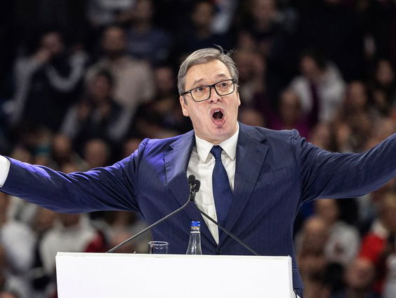 Waar keert de woede van de Servische oppositie zich tegen?