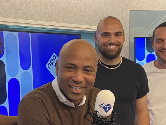 Winnaar van Heel Holland Bakt maakt kunstwerk 'Samen zijn wij Oost'