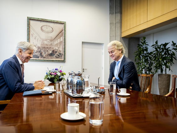 Vorming van meerderheidskabinet lijkt ver weg