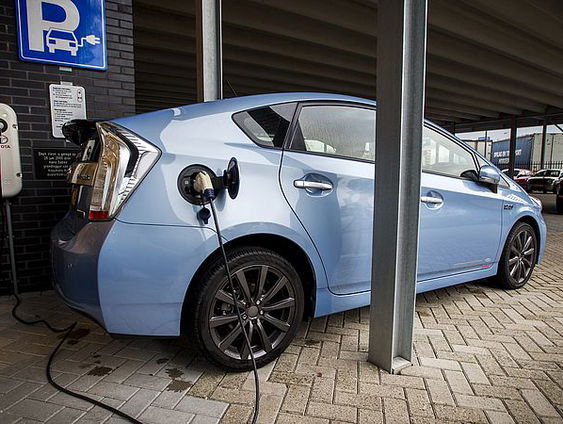 Zijn we wel klaar voor elektrisch rijden in 2035?