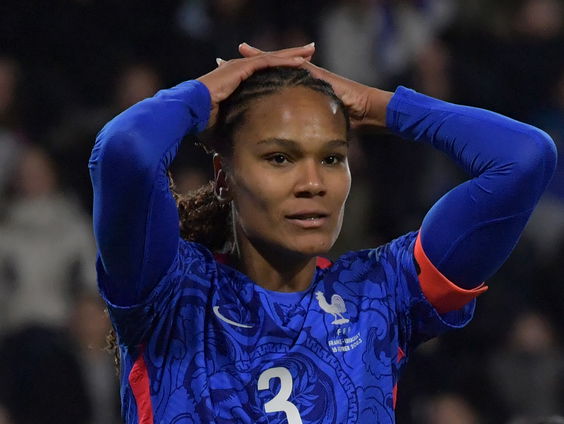 Chaos compleet bij Frans voetbalvrouwen: topspeelsters zeggen af voor WK