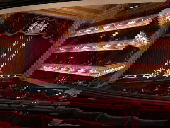 Waarom is juist nu Animal Farm zo relevant? Hoe vertaal je dit verhaal naar een opera?