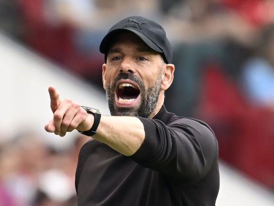 Waarom gaat Ruud van Nistelrooy per direct weg bij PSV?