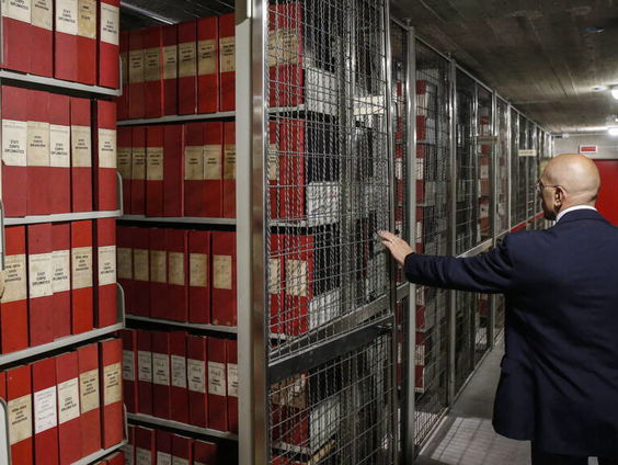 Welke geheimen kent de archivaris van het Vaticaan?