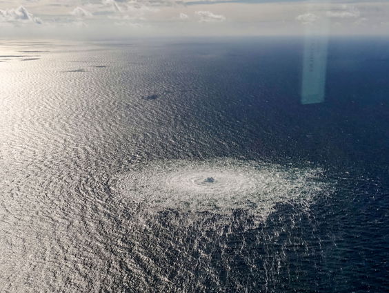Krachtige explosies en grote schade bij lekkages Nord Stream 1 en 2