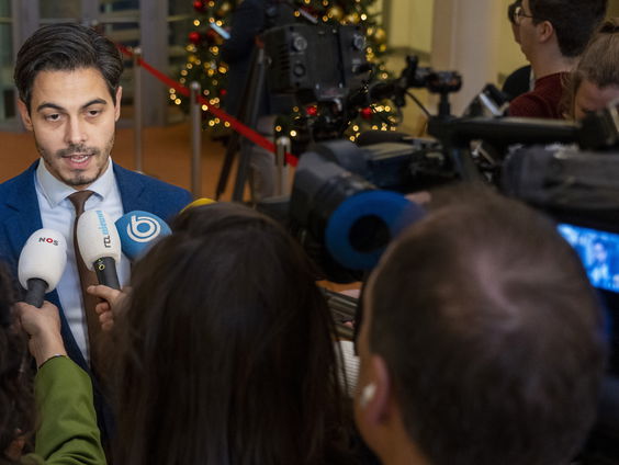 Jetten komt met actieplan tegen topdrukte op energienet