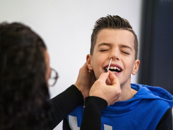 RIVM: najaarsgolf corona mogelijk begonnen