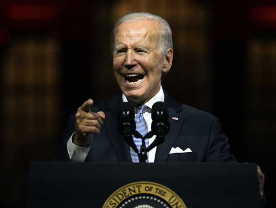 Biden speecht 'prime time'. Kan hij de Amerikaanse democratie levend houden?