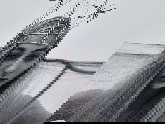 Kunststof - S10, zangeres