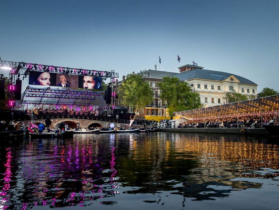 Felle reacties na Carre voorstelling van Theater na de Dam
