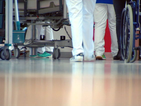 Geneeskundestudenten trekken aan de bel