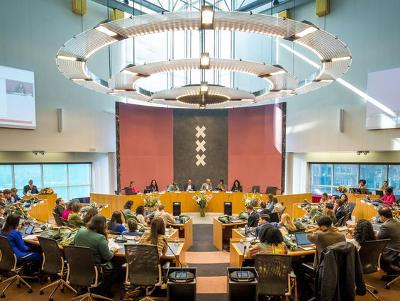 Amsterdamse raadsleden (de één pro-Israël, de ander pro-Palestina) werken samen