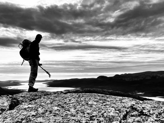 Tim Voors loopt het Koningspad naar het Noorderlicht