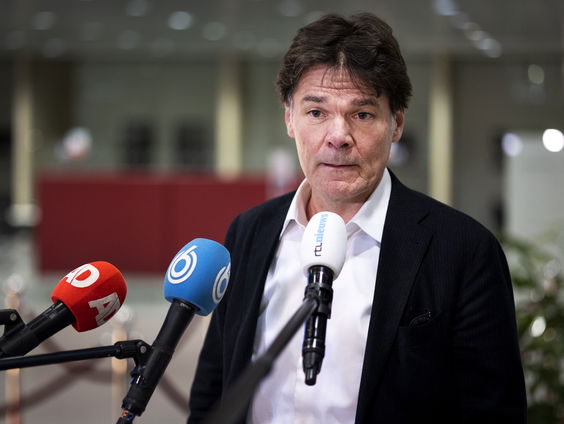 Burgemeester Paul Depla in de Verhoorwagen