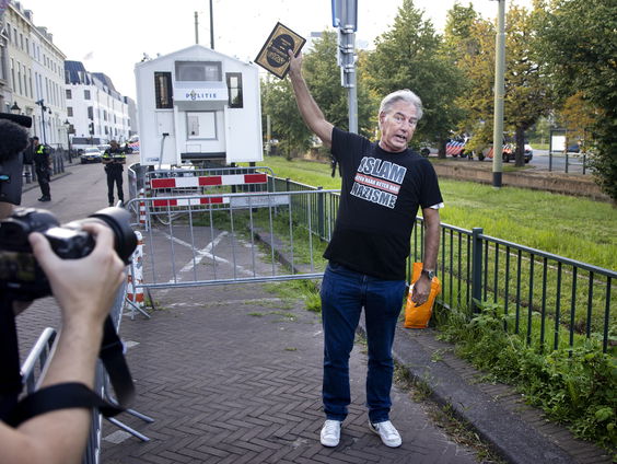Burgemeester Marcouch van Arnhem wil koranverbrandingen verbieden