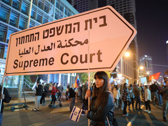 Wordt de Israëlische rechtsstaat definitief de nek omgedraaid?