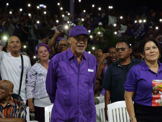 Bouterse spreekt aanhang toe in Paramaribo