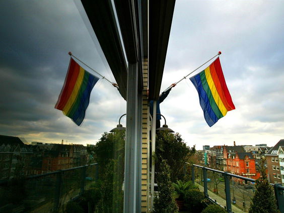 Terug naar Toen: Eerste geregistreerd partnerschap tussen 2 mensen van zelfde geslacht