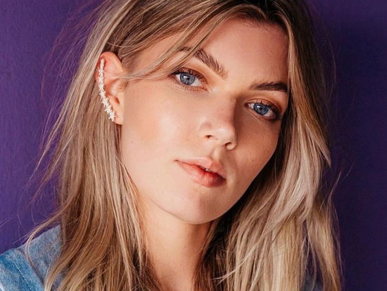 Hannah Mae speelt live!