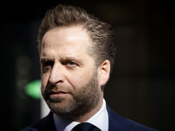 Hugo de Jonge bemoeide zich actief met mondkapjesdeal Sywert van Lienden