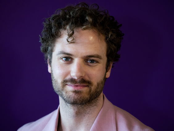 Hoofdrol voor Jim Bakkum in theaterstuk Showmeister