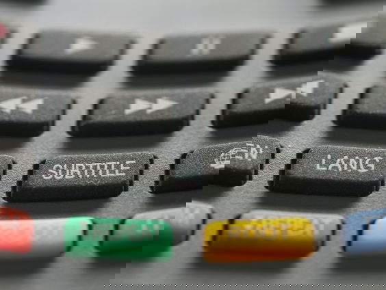 Ondertiteling voor doven en slechthorenden nog lang niet overal goed geregeld