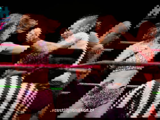 Julia Suijkerbuijk is showworstelaar, maar wat is dat?