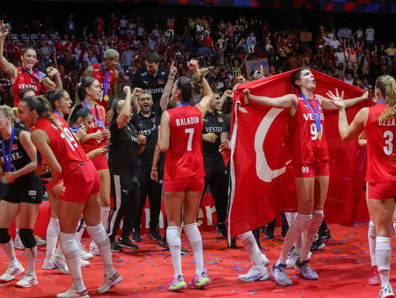 Afwijzende reacties in conservatieve kring op EK-winst Turkse volleybalvrouwen