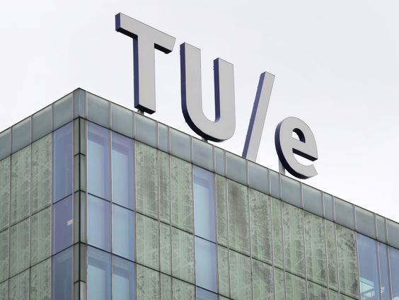 TU Eindhoven opent academisch jaar met gesprek over chips