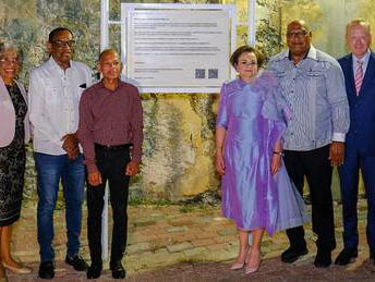 Nelly Rosa met het laatste nieuws uit Curaçao