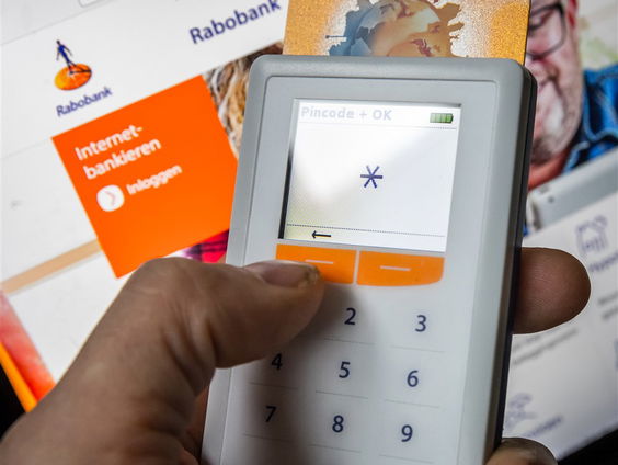 Stand.nl 'Internetbankieren is te ingewikkeld'