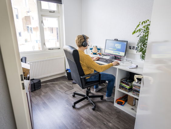 Job van der Voort runt een succesvol kantoorloos bedrijf