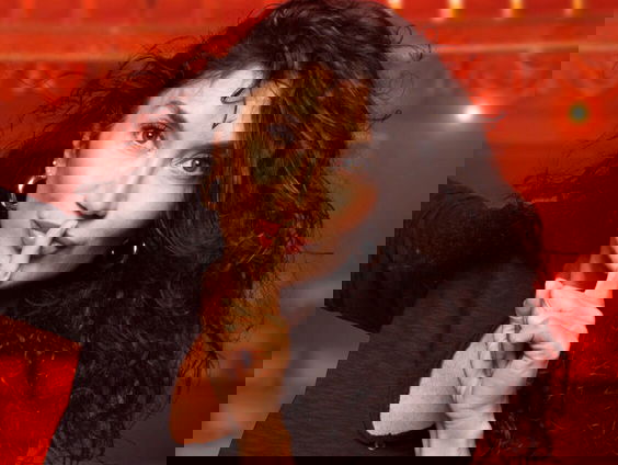 Nilgün Yerli, schrijfster, cabaretier en theatermaker