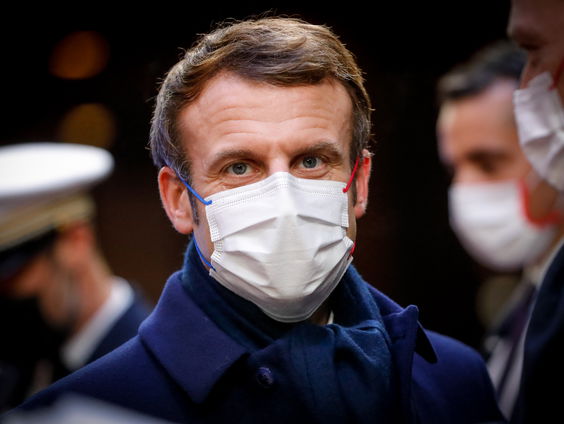 Macron wil ongevaccineerden tegenwerken