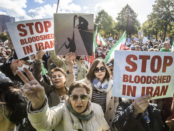 Toeteren als steunbetuiging voor demonstranten kan je leven kosten in Iran