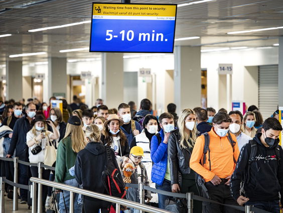 Wie kan dit weekend nog vanaf Schiphol vliegen?
