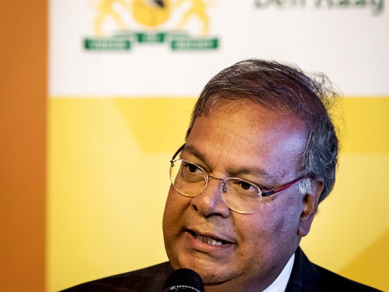 Rabin Baldewsingh presenteert plannen om racisme en discriminatie aan te pakken